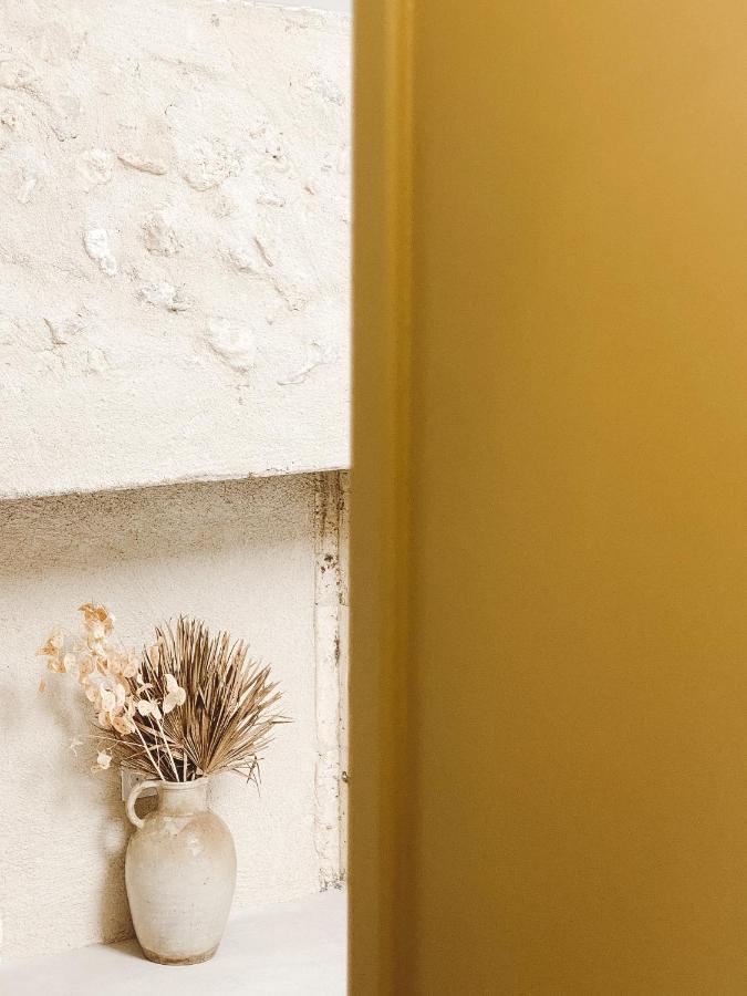 La Parenthese, Joli Studio Avec Terrasse Valeuil المظهر الخارجي الصورة