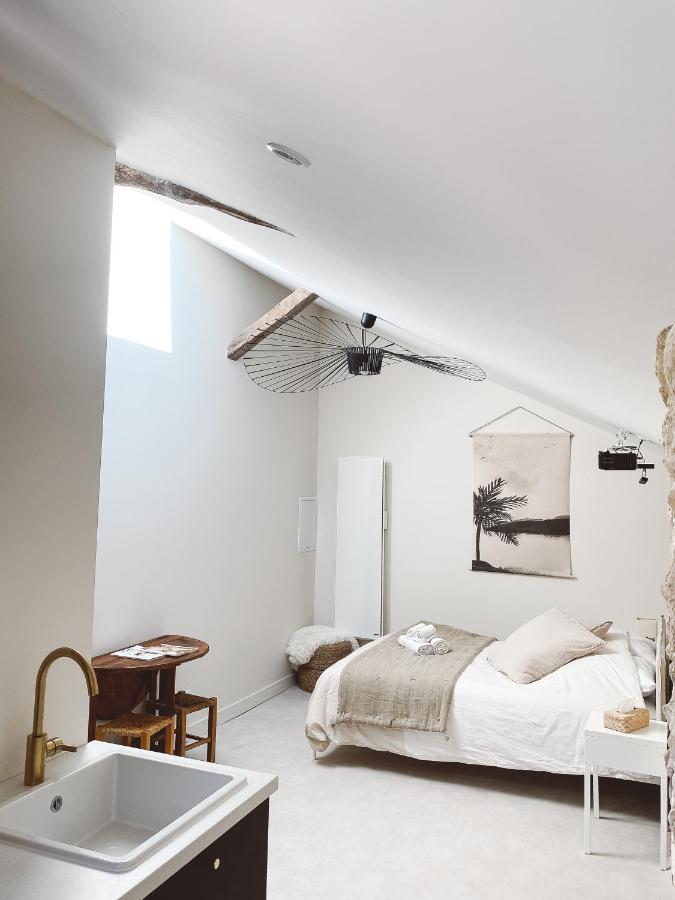La Parenthese, Joli Studio Avec Terrasse Valeuil المظهر الخارجي الصورة
